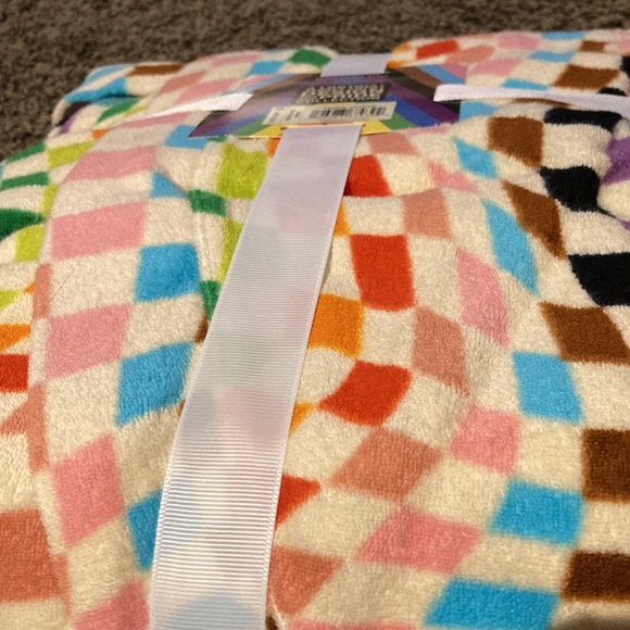 Pride robe - Picture 5 of 6